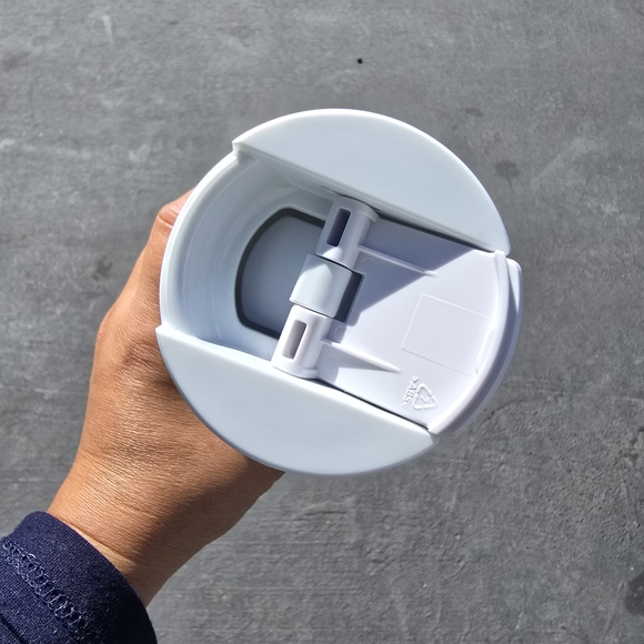 Starbucks White and Gold Tumbler - Picture 4 of 10